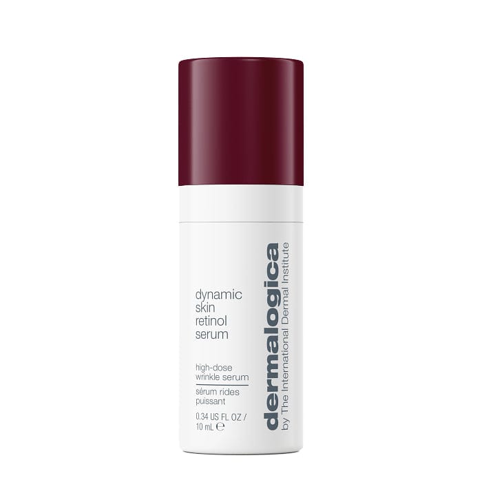 Eine weiß-kastanienbraune Dermalogica-Flasche mit der Aufschrift „Dynamic Skin Retinol Serum“; es handelt sich um ein hochdosiertes Faltenserum mit Retinol.