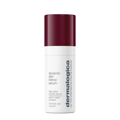 Eine weiß-kastanienbraune Dermalogica-Flasche mit der Aufschrift „Dynamic Skin Retinol Serum“; es handelt sich um ein hochdosiertes Faltenserum mit Retinol.