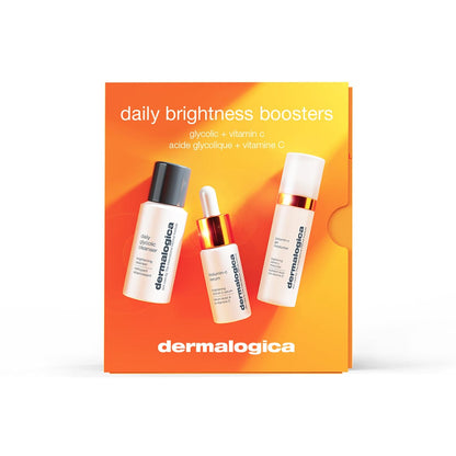 Drei Hautpflegeprodukte von neben ihrer Verpackung mit der Aufschrift "daily brightness boosters".